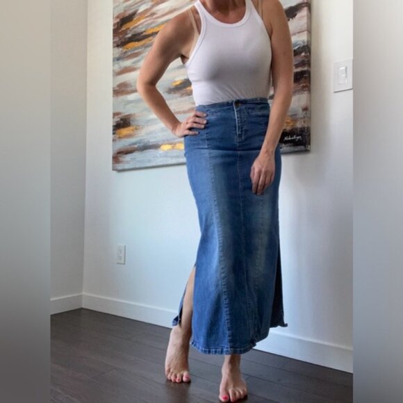 90’s Denim Maxi Skirt - Picture 2 of 15
